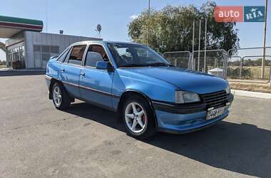 Седан Opel Kadett 1988 в Надворной