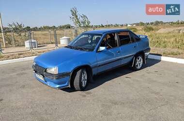 Седан Opel Kadett 1988 в Надворной