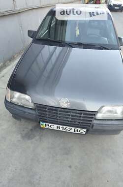 Хэтчбек Opel Kadett 1987 в Львове