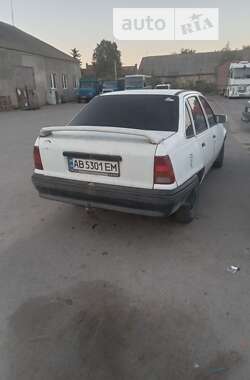 Седан Opel Kadett 1987 в Погребище