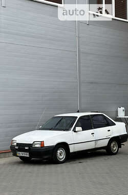 Седан Opel Kadett 1988 в Сумах