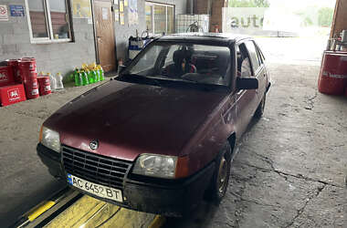 Седан Opel Kadett 1987 в Луцке