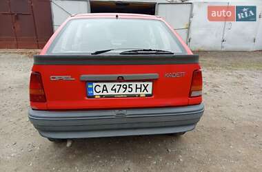 Хэтчбек Opel Kadett 1987 в Смеле