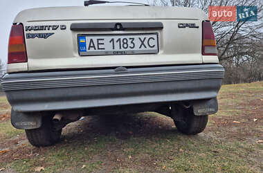 Хетчбек Opel Kadett 1990 в Дніпрі