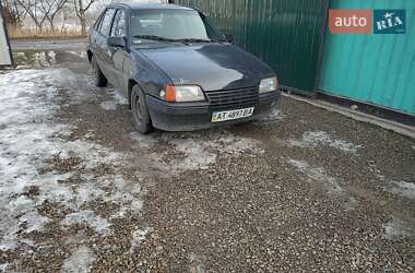 Седан Opel Kadett 1986 в Косові