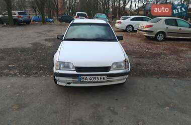 Седан Opel Kadett 1990 в Кропивницком