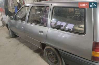 Универсал Opel Kadett 1987 в Баре