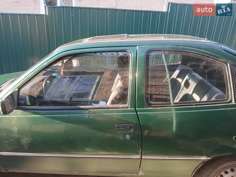 Opel Kadett 1985 VIN W0L000033F5180140 фото оголошення 5 з 42