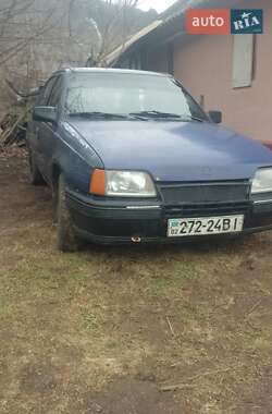 Седан Opel Kadett 1991 в Ямполе