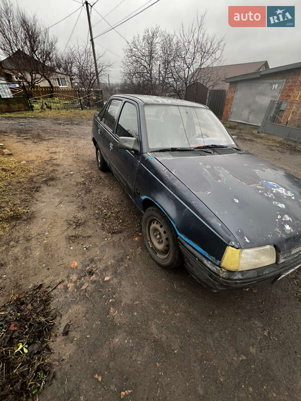 Седан Opel Kadett 1990 в Первомайську