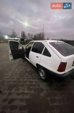 Хетчбек Opel Kadett 1988 в Кагарлику