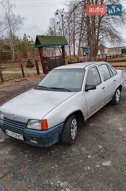 Седан Opel Kadett 1986 в Ставище