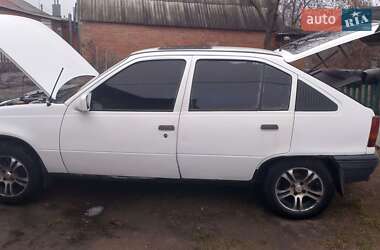 Хэтчбек Opel Kadett 1988 в Тростянце