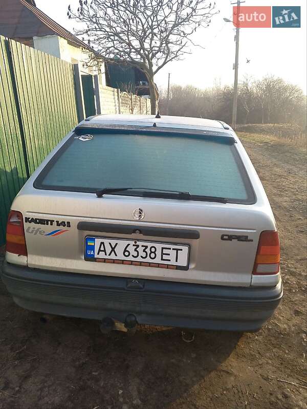 Хэтчбек Opel Kadett 1988 в Богодухове