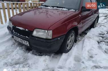 Хэтчбек Opel Kadett 1985 в Дрогобыче