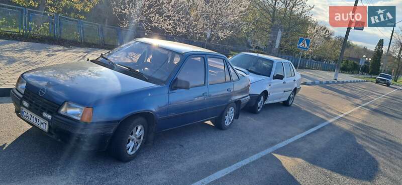 Седан Opel Kadett 1987 в Василькові