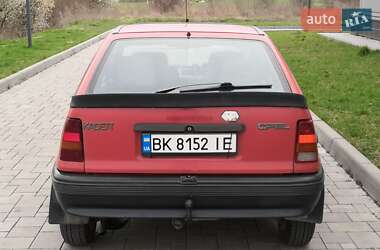 Хэтчбек Opel Kadett 1987 в 