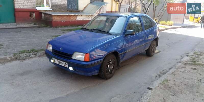 Хэтчбек Opel Kadett 1987 в 