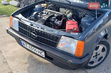Седан Opel Kadett 1984 в 