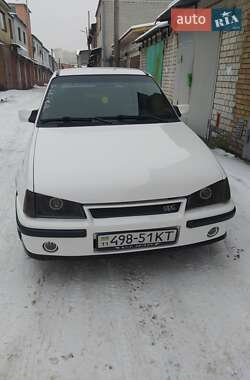 Хэтчбек Opel Kadett 1988 в 