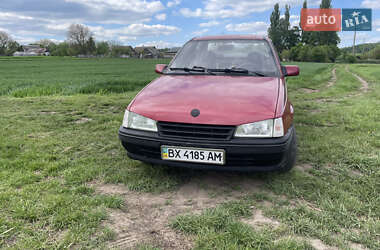 Седан Opel Kadett 1991 в Остроге