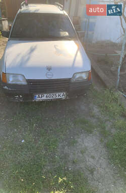 Универсал Opel Kadett 1986 в Новониколаевке