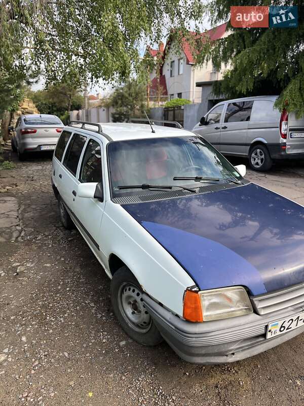 Универсал Opel Kadett 1988 в 