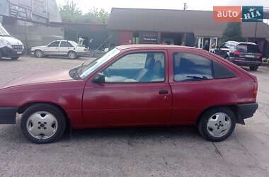 Хэтчбек Opel Kadett 1990 в 