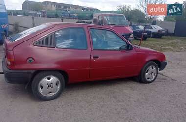 Хэтчбек Opel Kadett 1990 в 