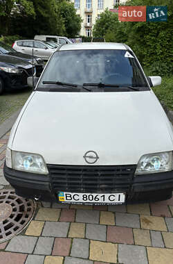 Хэтчбек Opel Kadett 1988 в Львове
