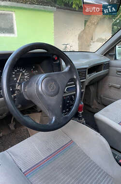 Седан Opel Kadett 1991 в 