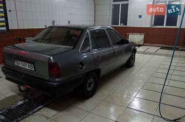 Седан Opel Kadett 1986 в 