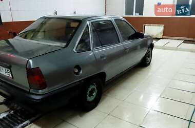 Седан Opel Kadett 1986 в 