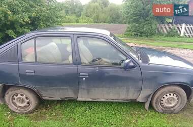 Хэтчбек Opel Kadett 1987 в Волочиске