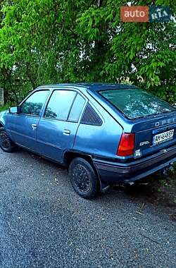 Хэтчбек Opel Kadett 1988 в Полонном