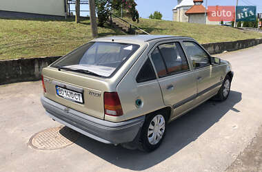 Хетчбек Opel Kadett 1988 в Щирце