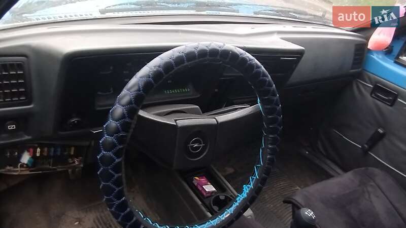 Хэтчбек Opel Kadett 1982 в Фастове