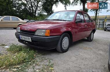 Седан Opel Kadett 1986 в Каменском