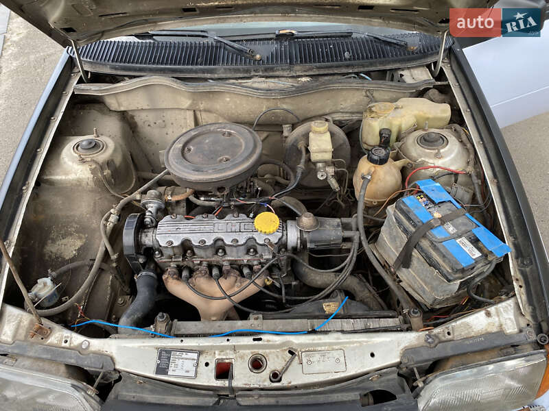 Седан Opel Kadett 1986 в Рівному