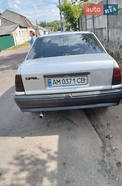 Седан Opel Kadett 1987 в Коростене