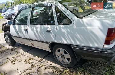 Седан Opel Kadett 1987 в Кременчуці