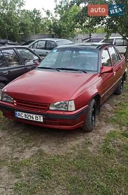Седан Opel Kadett 1986 в Владимире