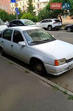 Хэтчбек Opel Kadett 1990 в Киеве