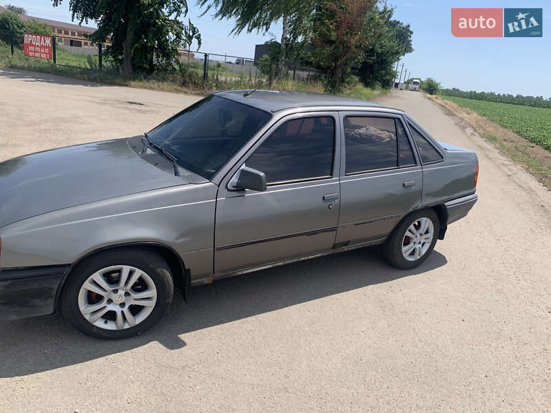 Седан Opel Kadett 1988 в Мироновке фото 3 Седан Opel Kadett 1988 в Мироновке
