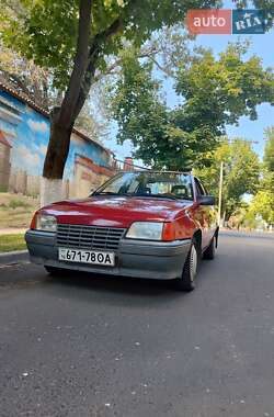 Седан Opel Kadett 1987 в Білгороді-Дністровському