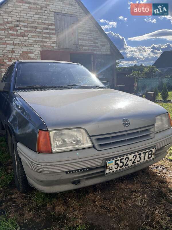 Хэтчбек Opel Kadett 1990 в Львове