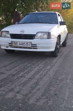 Хетчбек Opel Kadett 1990 в Вознесенську