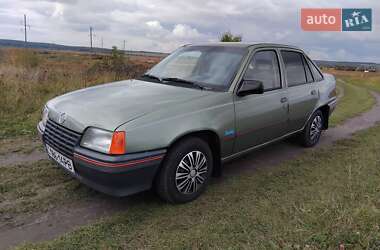 Седан Opel Kadett 1987 в Гоще