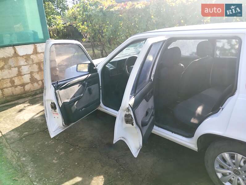 Универсал Opel Kadett 1990 в Вознесенске