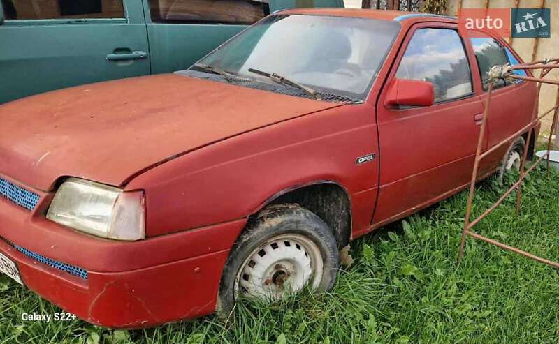 Хэтчбек Opel Kadett 1988 в Верховине